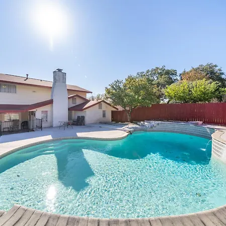 Spacious 4Br With Private Pool, Near Six Flags